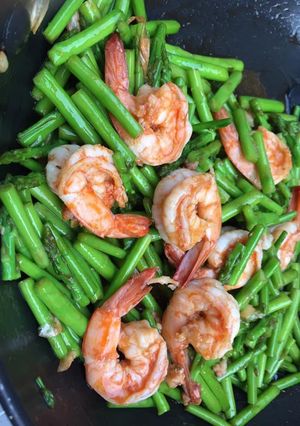 รูปของ หน่อไม้ฝรั่งผัดกุ้ง