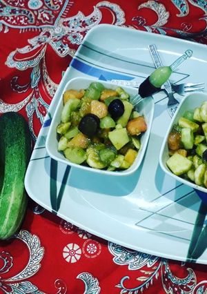 फलों की चाट (Falon ki chaat recipe in Hindi) रेसिपी मुख्य फोटो