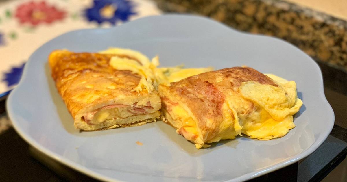 Tortilla con queso derretido y jamón🧀 Receta de Edu Cookpad
