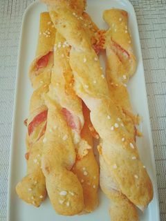 Gluténmentes, sütőporos sonkás-sajtos rúd rizslisztből recept fotója