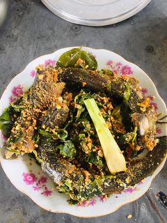 Hình của món Lươn um lá cách.