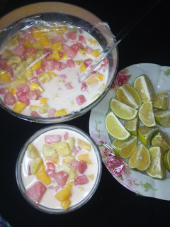 Creamy fruit salad ainihin hoton girkin