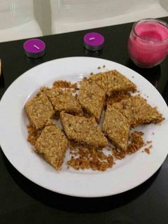 صورة لوصفة مربعات الشوفان بالمربى