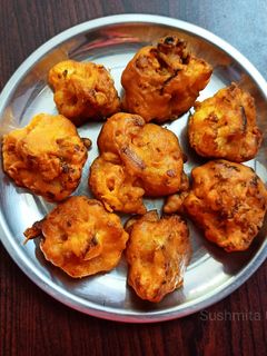 ফুলকপির পকোড়া(foolkopir pakora recipe in Bengali) রেসিপির প্রধান ছবি