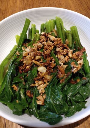 A picture of Choy Sum in Garlic.