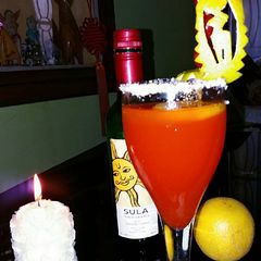 Orange pomegranate martinis 😍😍 A picture of Orange pomegranate martinis 😍😍.