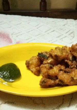 A picture of Moong Dal and Corn Fitters.