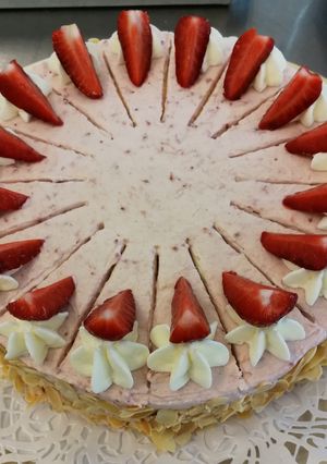 Tejszínes Epertorta recept fotója