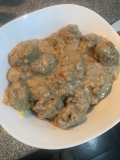 Una foto de Albóndigas con salsa de nueces