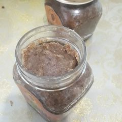 Hazelnut butter A picture of Hazelnut butter.