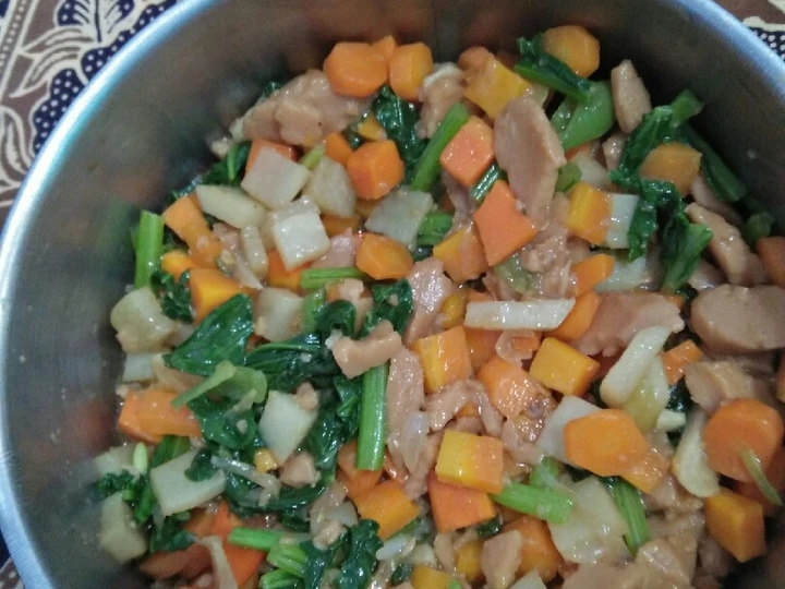 Langkah Mudah untuk Membuat Resep 4.Tumis sayur sosis yang Lezat Sekali Anti Ribet, Mantap Sekali