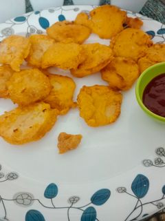 आलू पकौड़े (Aloo pakode recipe in Hindi) रेसिपी मुख्य फोटो