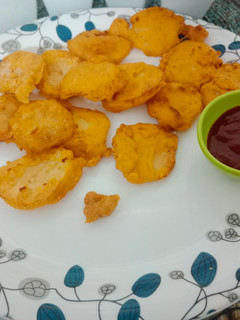 आलू पकौड़े (Aloo pakode recipe in Hindi) रेसिपी मुख्य फोटो