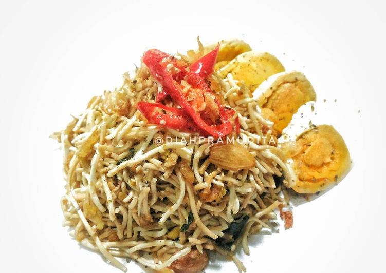 Bagaimana Membuat Mie Goreng Jawa Telur Asin Anti Gagal