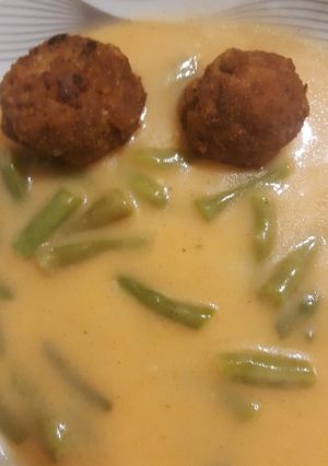Zöldbabfőzelék fasírttal recept fotója