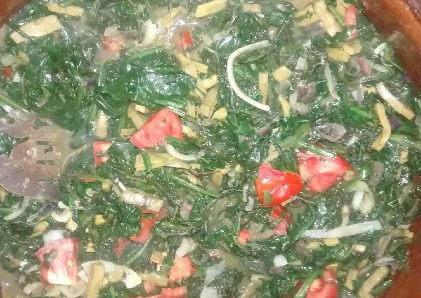 Espinacas con nopales a la mexicanida