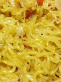 மேகி நூடுல்ஸ்(magi noodles recipe in tamil) செய்முறை முக்கிய புகைப்படம்