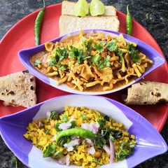 A picture of Misal poha.