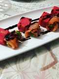Brochetas de aguacate salmón ahumado sandía y toque de VIDALIM