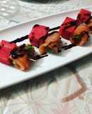 Brochetas de aguacate salmón ahumado sandía y toque de VIDALIM