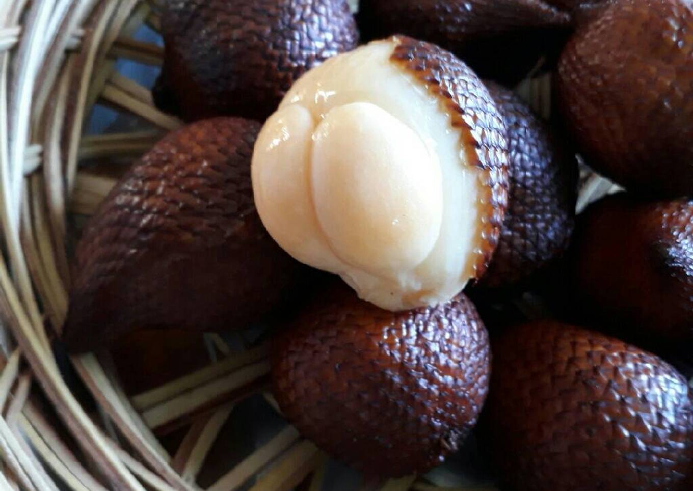 Salak rebus with cinnamon