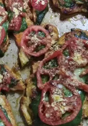 Una foto de Pollo caprese