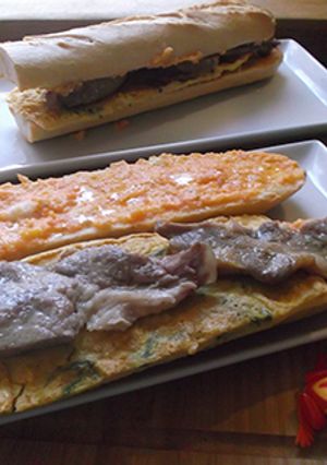Foto principal de Bocadillo de tortilla y cerdo