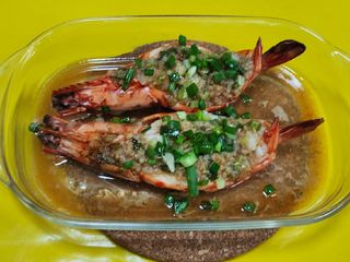 กุ้งลายเสือนึ่งกระเทียม