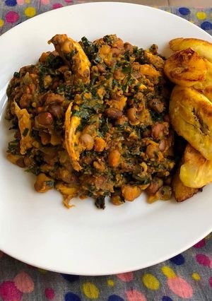 A picture of Porridge beans and fried plantain.