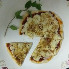 A picture of Margherita Pizza Thin Crust.
