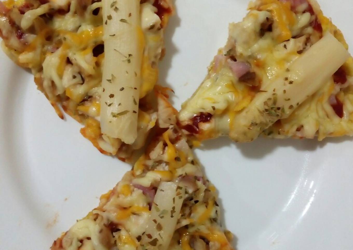 Pizza, con base de tortilla y patatinas