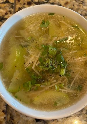 Hình của món Canh dưa hường nấu nấm kim châm.