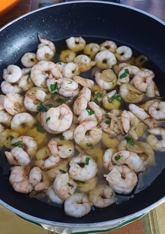 Una foto de Gambas al ajillo