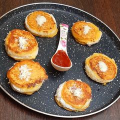 A picture of Mini moong dal toast.
