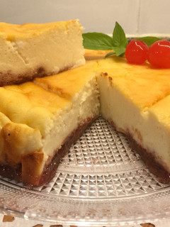 Una foto de Tarta de requesón o ricotta con mermelada de frambuesas