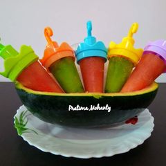Watermelon & Kiwi Popsicles A picture of Watermelon & Kiwi Popsicles.