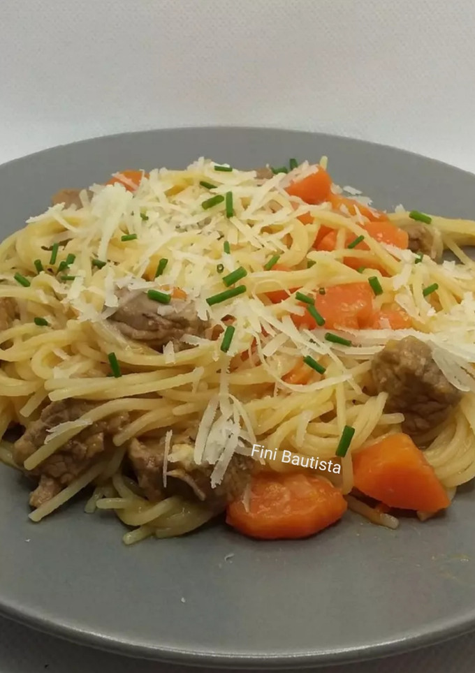 Una foto de Pasta de espaguetis finos al estilo gallego