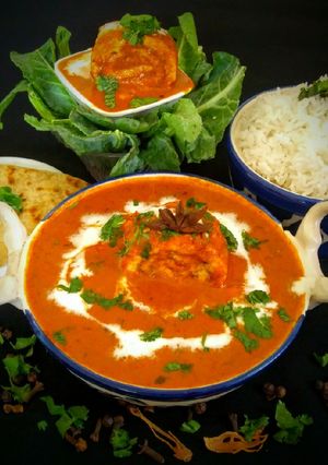A picture of Cauliflower Pinwheel Gravy in Awadhi Style.