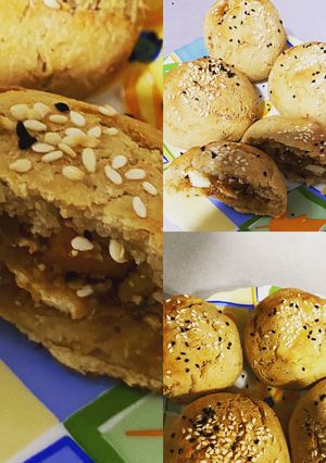 A picture of Chilli paneer buns.