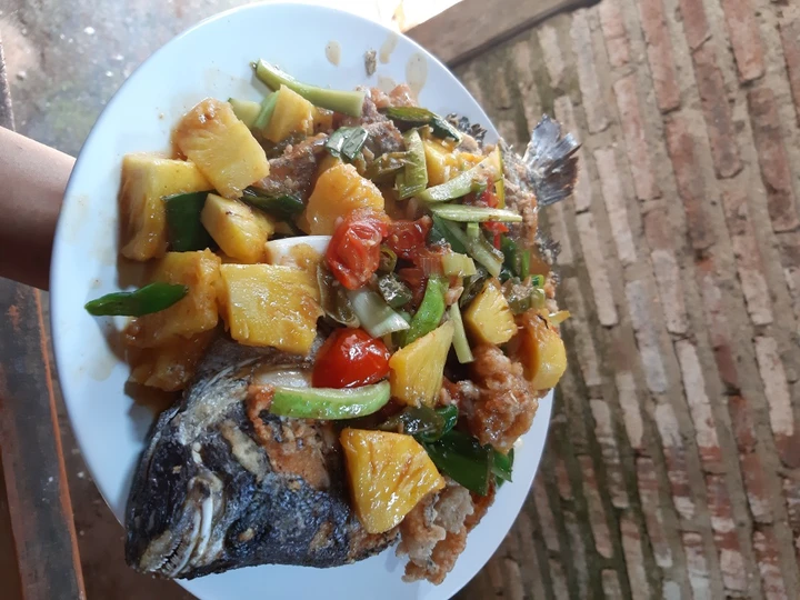 Cara Mudah Membikin Resep Kakap kriuk saus nanas yang Enak Banget Anti Ribet, Mantap Sekali