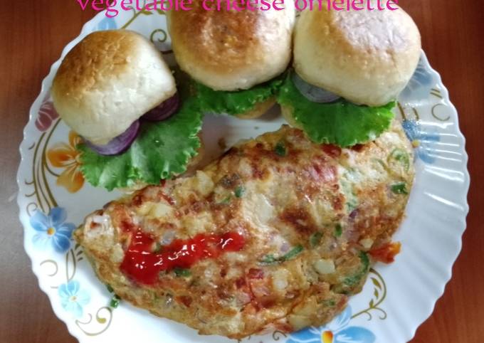 Vegetable cheese omelette 🍞🥚🍅🫑🥔🧅🌶️