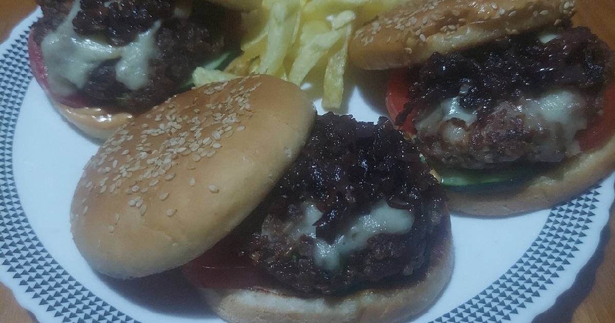 Beef-lamb burger with caramelized onions,cheese, tomato&cucumber Recipe
