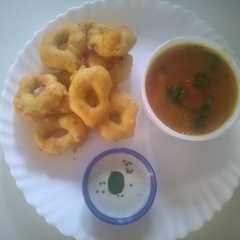 A picture of वडा सांबार (vada sambhar recipe in marathi).