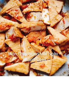 Hình của món Đậu khuôn kho cà chua xả chay.