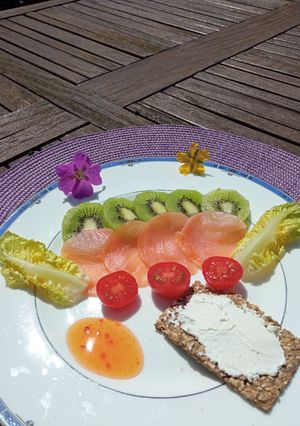 Une photo de Salade fraîcheur saumon kiwi