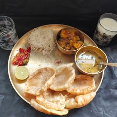 A picture of Classic Lunch.