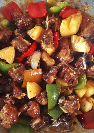Hình của món Sườn non xào chua ngọt.