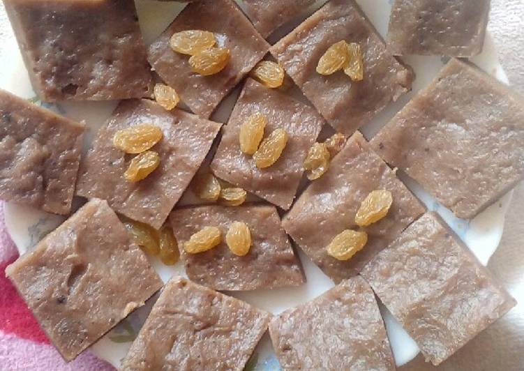 Step-by-Step Guide to Make Quick Singhade ke atta ka halwa