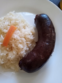 Una foto de Prietas con arroz blanco saborizado