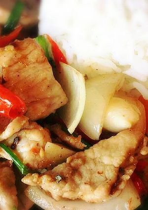 รูปของ ข้าวหมูผัดพริกสดพริกทอดพริกไทยดำ